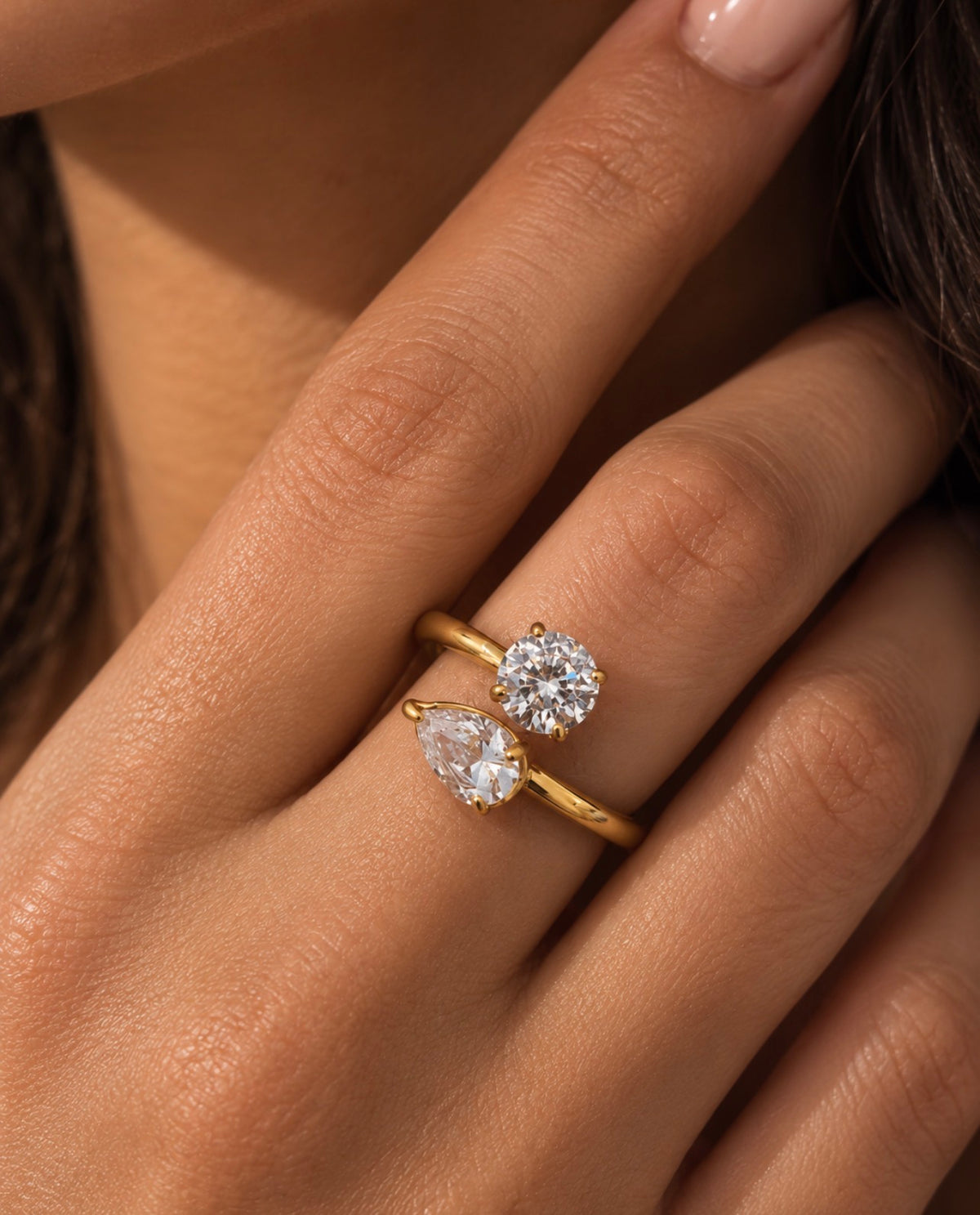 feminine luxe raffinée élégance élégante cristal plaqué or 14carat féminin femme bague originale anti inoxydable résistant à l'eau indémodable portée honnête pas cher 