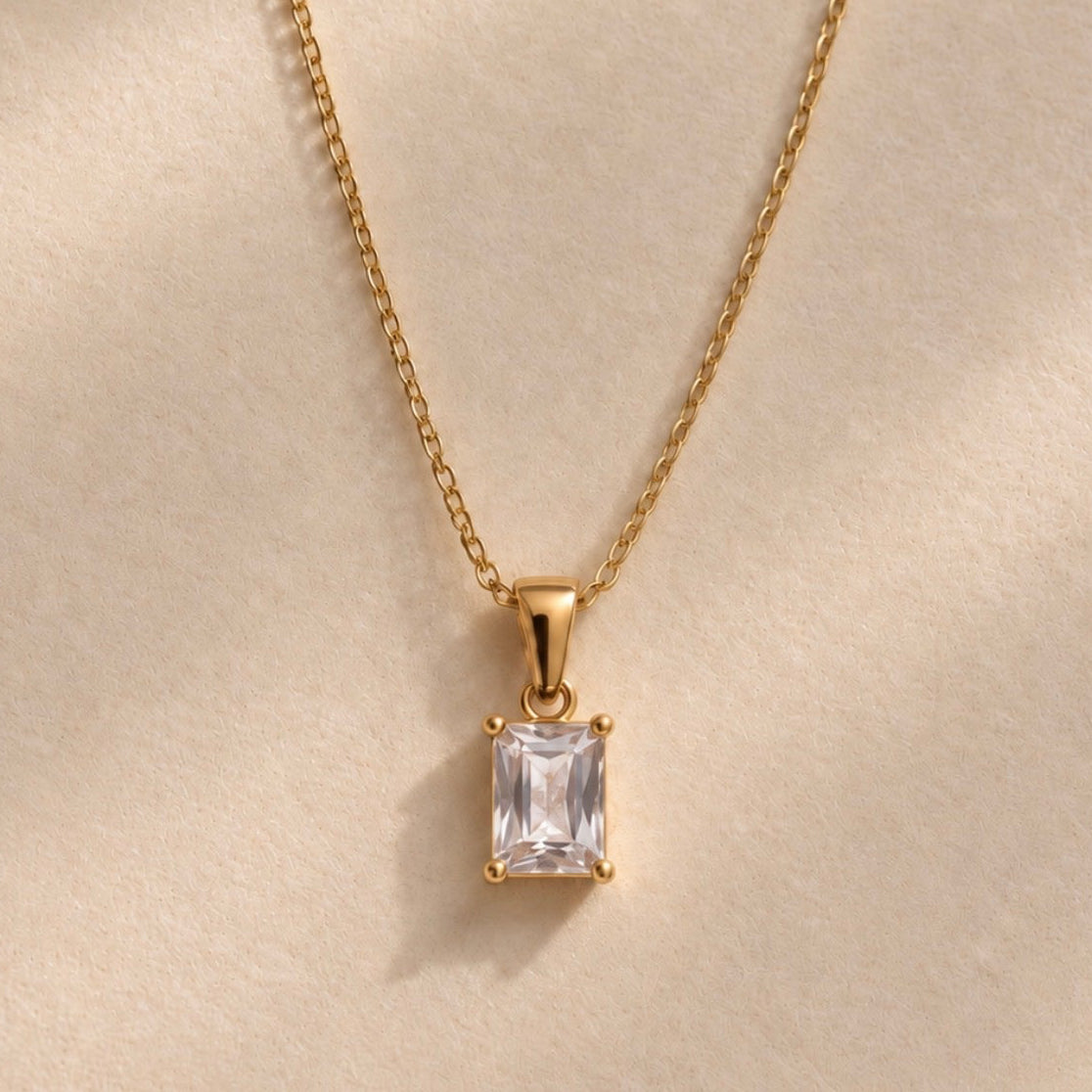 COLLIER ANTI inoxydable doré brillante cristal plaqué or 14 carat brillance chaine pendentif élégance chic paris parisienne française made in France bijoux joaillerie parisienne