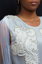 فستان دوريس وحجاب نيسوي