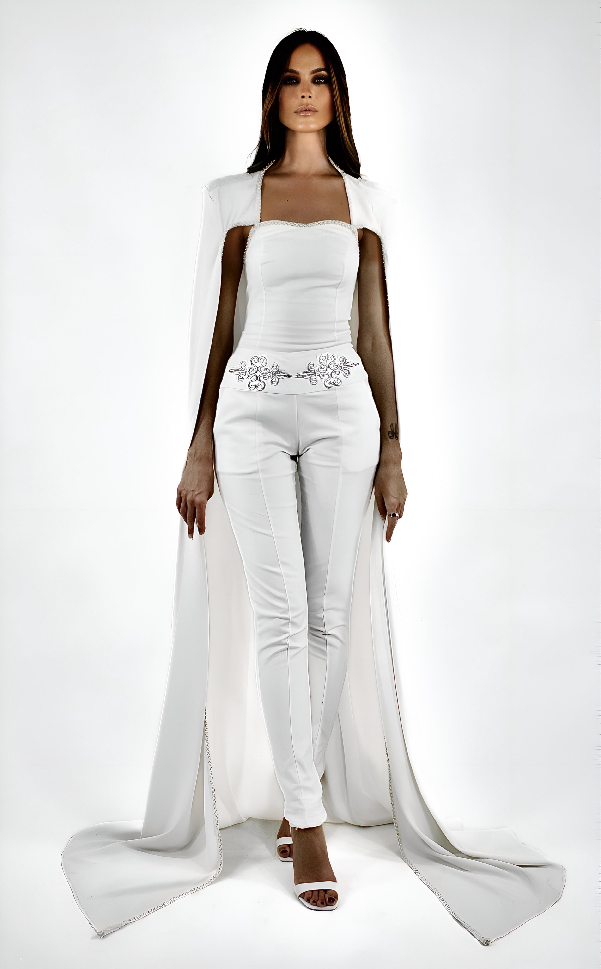 Cape Euphrosine, blanche