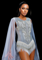 فستان دوريس وحجاب نيسوي