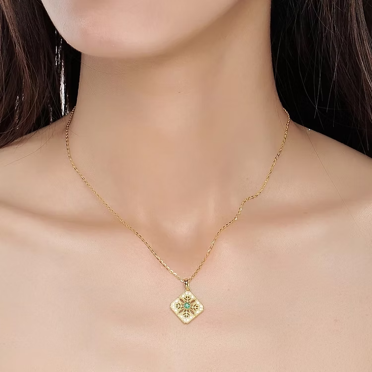 Collier Horus